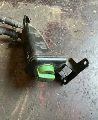 Audi A4 S4 B6 8E 8H Power steering fluid tank/reservoir 8E0422373B