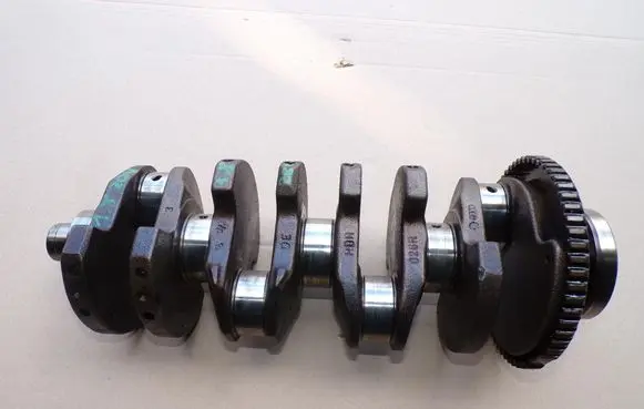 Audi A4 S4 B5 8D Crankshaft 050105189C