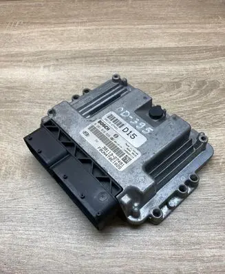 KIA Carens II Engine control unit/module ECU 3911327491 0281016829