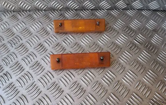 Volkswagen PASSAT B2 Front indicator light 42635R6 3325115