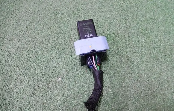 Citroen C1 Glow plug pre-heat relay 9802424080