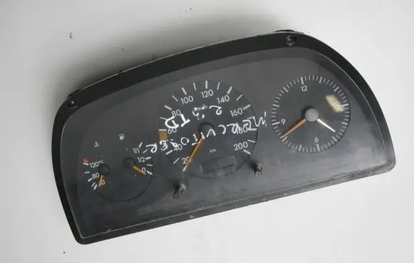 Mercedes-Benz Vito Viano W638 Speedometer (instrument cluster) MB0005428401