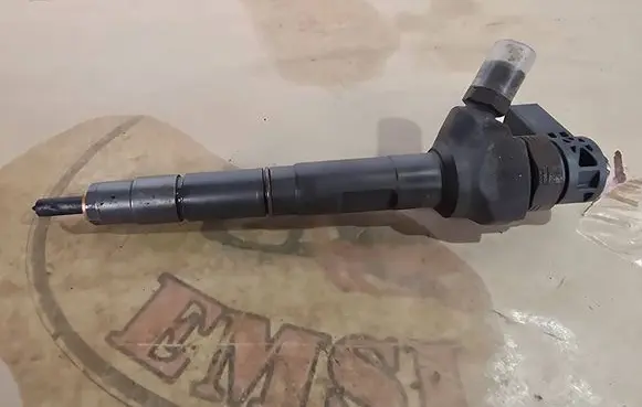 Skoda Yeti (5L) Fuel injector 03L130277J