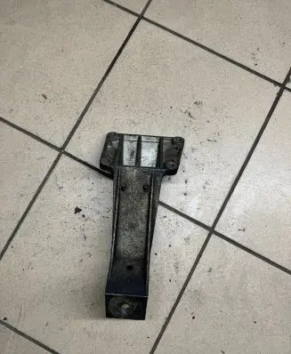 BMW 5 E39 Engine mounting bracket 1092973