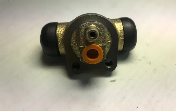 Opel Ascona C Rear brake cylinder 32966709 BWC112