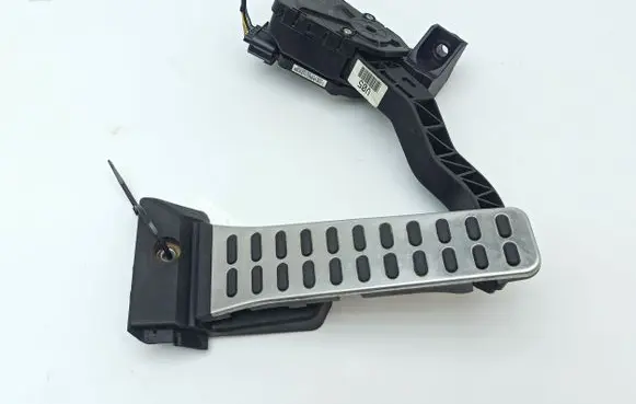 Hyundai i40 Accelerator throttle pedal 327273R300 327263Z000 GFF0012A3Z200