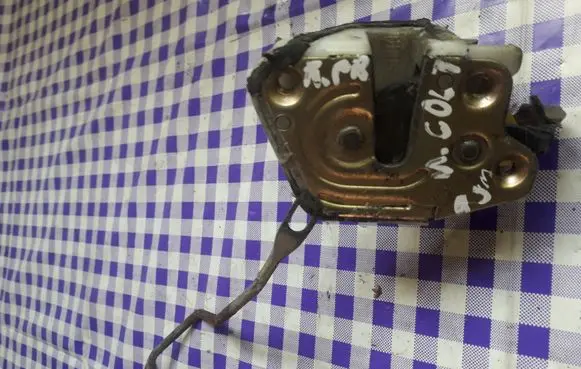 Mitsubishi Colt Front door lock