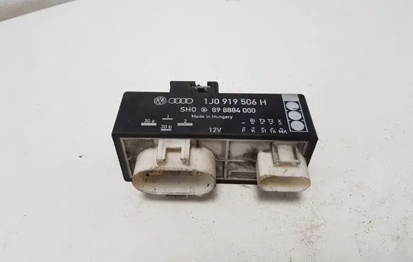 Audi A3 S3 8L Coolant fan relay 1J0919506H