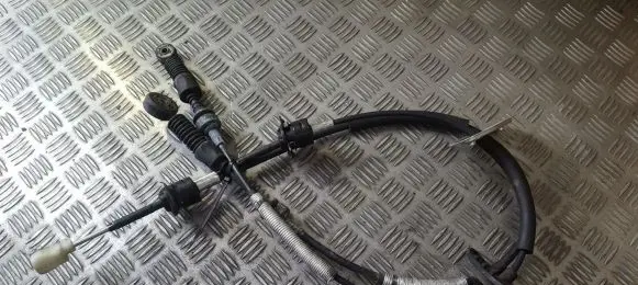 Hyundai i20 (PB PBT) Gear shift cable linkage