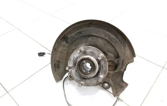 Front wheel hub