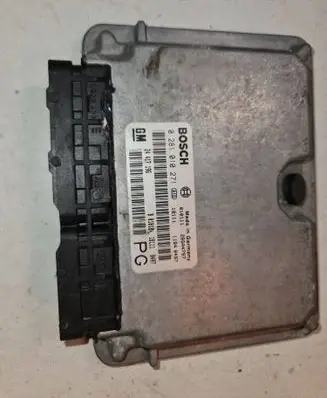 Opel Vectra B Engine control unit/module 28SA4797 24417196 0281010271
