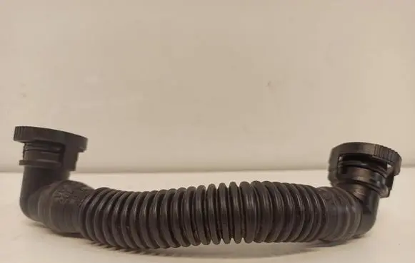 Skoda Superb B5 (3U) Breather hose/pipe 05L103493A
