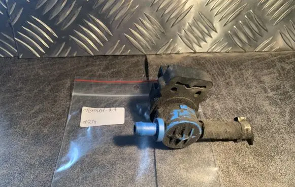 Mercedes-Benz CLS C219 Turbo solenoid valve A0004703693