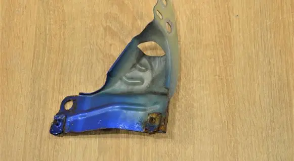 Fender mounting bracket