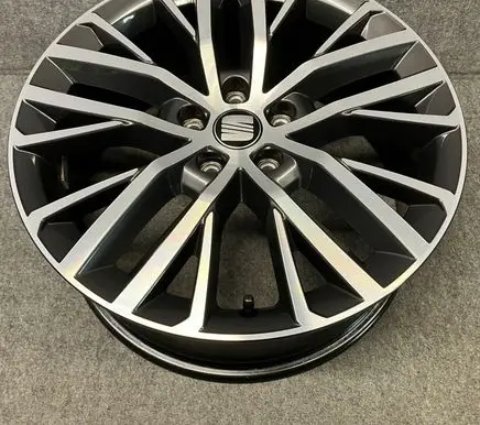 Seat Leon IV R18 alloy rim 5FA601025D
