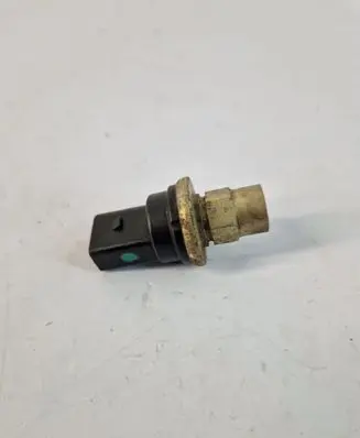 Volkswagen Eos Oil pressure sensor 