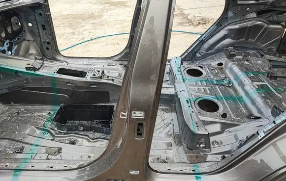 Porsche Cayenne (92A) Pillar (middle)