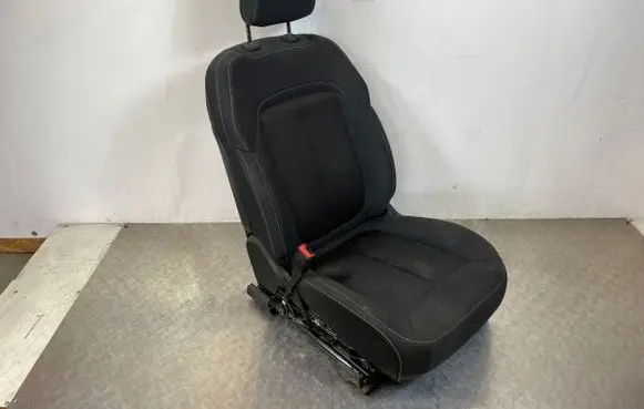 Jeep Grand Cherokee WL Front driver seat 
