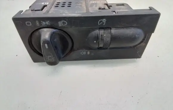 Volkswagen Golf III Light switch 1H6941531A