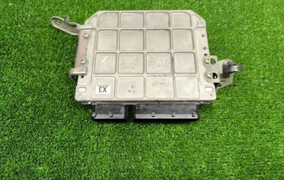 Toyota Prius (XW30) Engine control unit/module 8966147210 2754008771