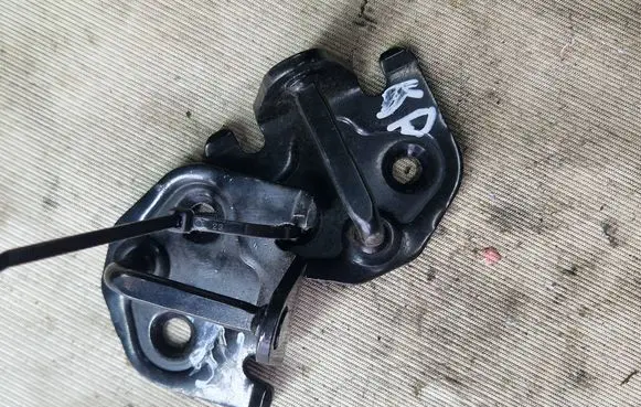 Ford Kuga I Rear door lock loop/hook striker 3M51R21982BF