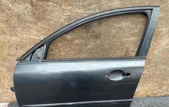 Volvo V50 Front door