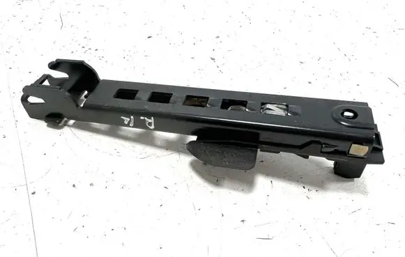 Audi A4 S4 B7 8E 8H Seat belt adjustment rail 8E0857833A 560929304 566007700