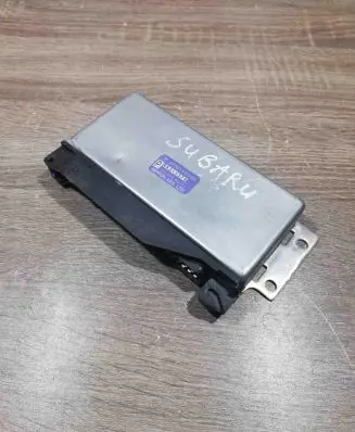 Subaru Legacy ABS control unit/module 27521AC030 P6621379