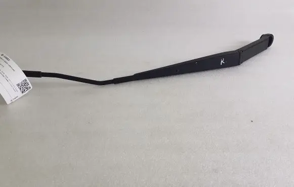 Front wiper blade arm