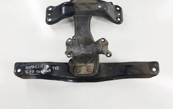 Subaru Impreza III Gearbox mounting bracket