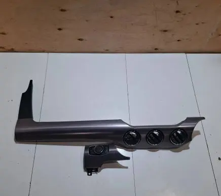 Ford Mustang VI Dashboard glove box trim FR3B63044A92 FR3B13D168