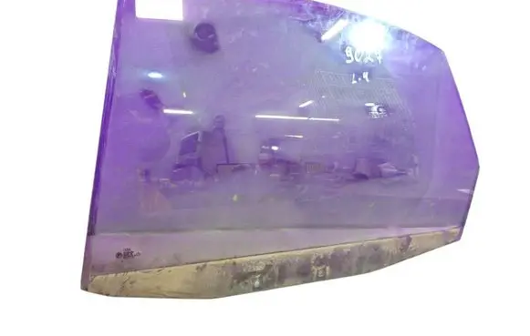 Audi A4 S4 B5 8D Front door window glass four-door 