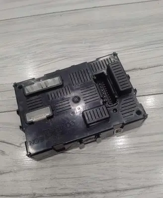 Renault Clio III Comfort/convenience module 8200652285A