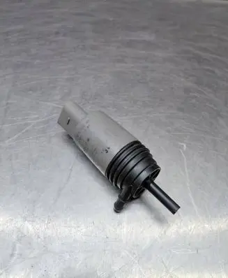 BMW 5 E60 E61 Windscreen/windshield washer pump 6934159