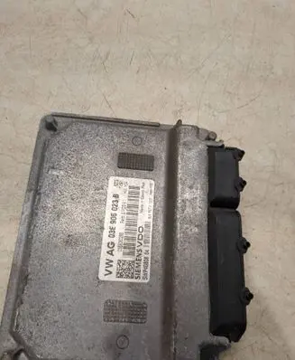 Skoda Octavia Mk2 (1Z) Engine control unit/module 03E906023B 5WP4080804