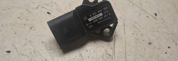 Volkswagen Golf V Air pressure sensor 0281002399 038906051B 19073AL3