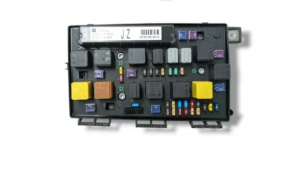Opel Astra H Fuse module 5DK00946420 13250231