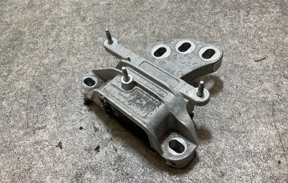 Ford Puma Gearbox mount L1BG7M121BB ENAC46000