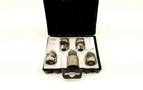 KIA Venga Anti-theft wheel nuts and lock 7094