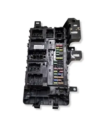 Ford Mustang VI Fuse module GR3T15604