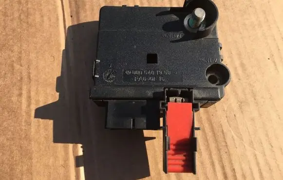 Mercedes-Benz S W220 Fuse module A0005401950