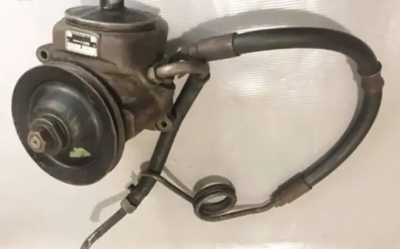 Mercedes-Benz W123 Power steering pump 6154560315