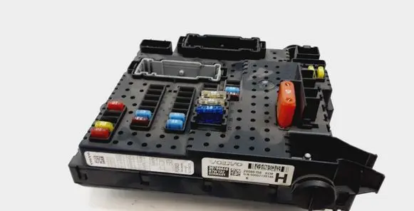 Volvo XC90 Fuse module 30786646