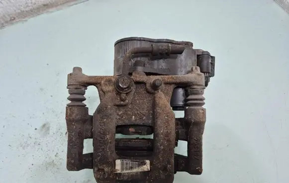 Rear brake caliper