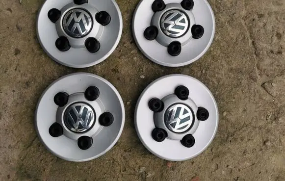 Volkswagen Touareg III Original wheel cap 7L6601147
