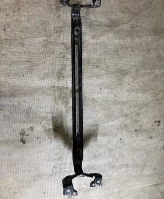 Volvo V40 Bottom radiator support slam panel 