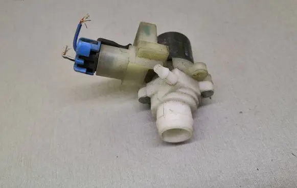 Chrysler Voyager Windscreen/windshield washer pump 600287 8A026