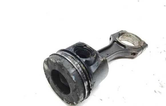 Mercedes-Benz B W246 W242 Piston with connecting rod A65101