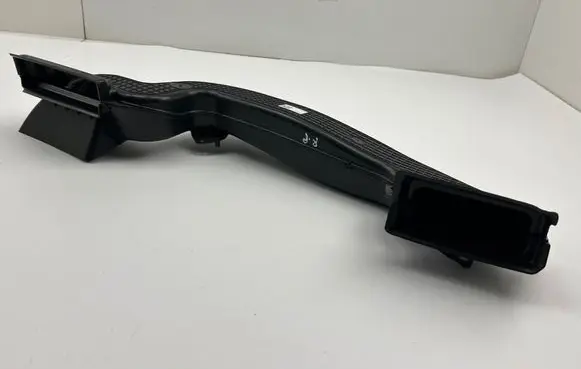 Jeep Grand Cherokee WL Cabin air duct channel 68379731AD 62541B
