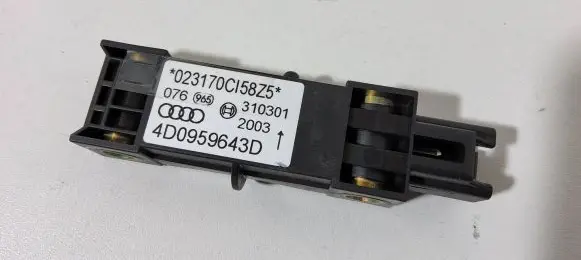 Audi A8 S8 D2 4D Airbag deployment crash/impact sensor 4D0959643D 310301 023170C158Z5